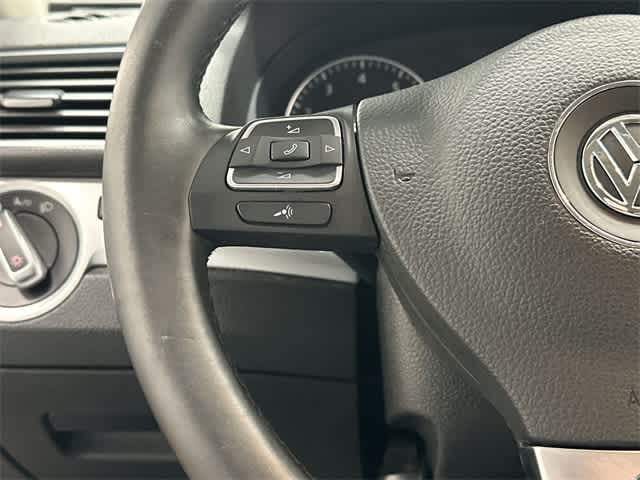 Thumbnail: 2012 Volkswagen Passat - 9