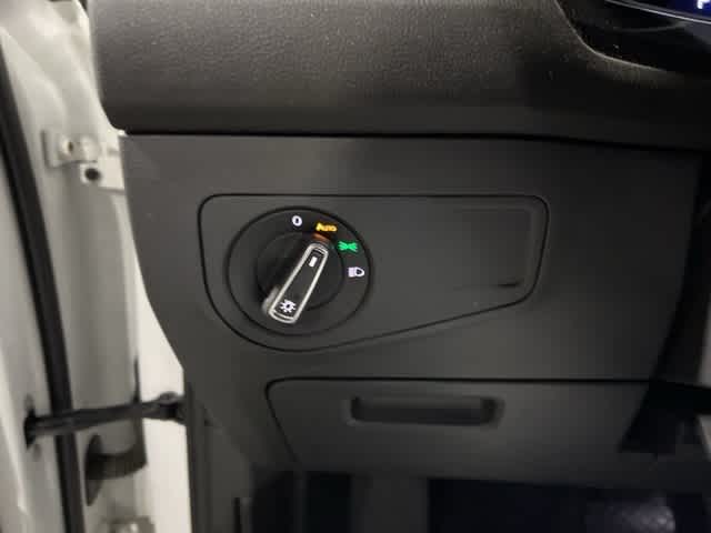 Thumbnail: 2022 Volkswagen Tiguan - 12