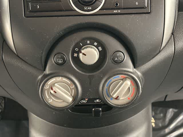 Thumbnail: 2012 Nissan Versa - 10