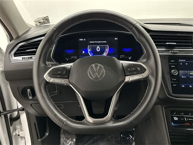 Thumbnail: 2022 Volkswagen Tiguan - 8