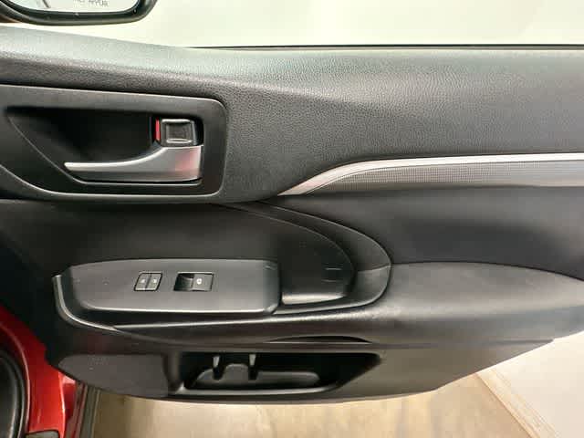 2019 Toyota Highlander SE - Photo 23