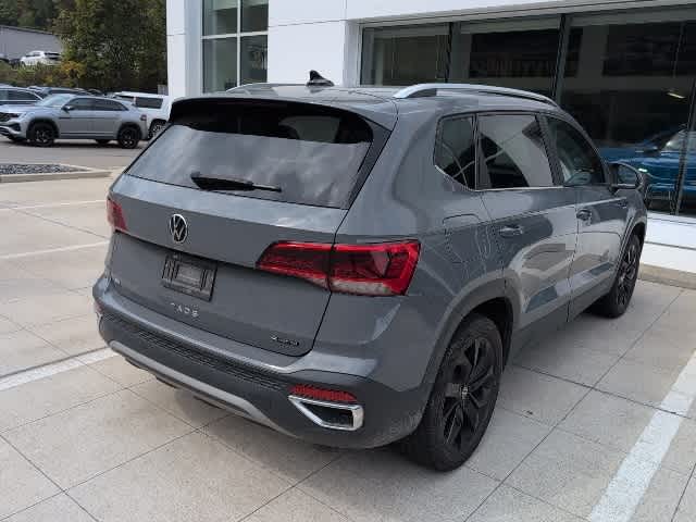 Thumbnail: 2022 Volkswagen Taos - 4