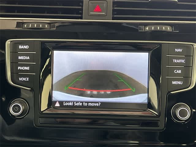 Thumbnail: 2015 Volkswagen e-Golf - 14