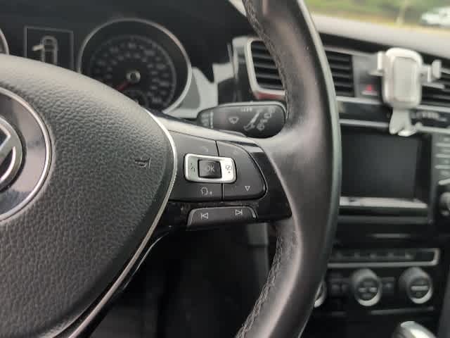 Thumbnail: 2015 Volkswagen Golf - 17