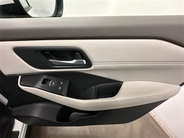 Thumbnail: 2023 Nissan Rogue - 24