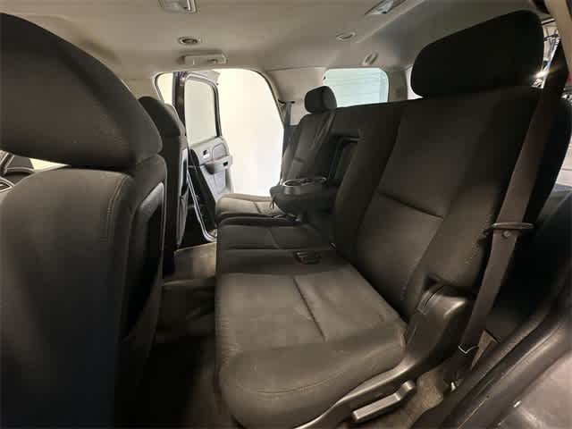 Thumbnail: 2010 Chevrolet Tahoe - 16