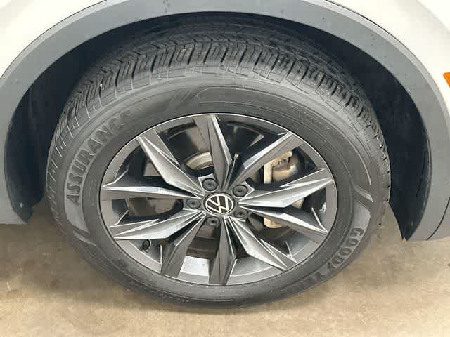 Thumbnail: 2023 Volkswagen Tiguan - 5