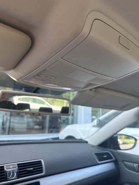 Thumbnail: 2012 Volkswagen Passat - 20