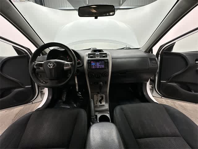 Thumbnail: 2013 Toyota Corolla - 17