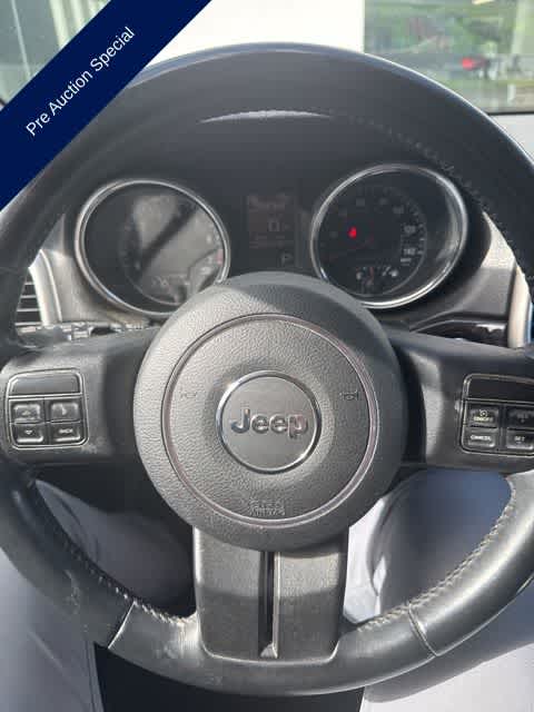 Thumbnail: 2012 Jeep Grand Cherokee - 13