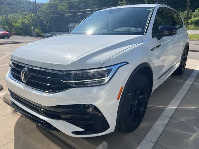 2023 Volkswagen Tiguan 2.0T SE R-Line Black 4Motion's photo