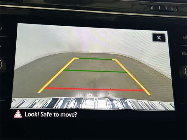 Thumbnail: 2022 Volkswagen Tiguan - 14