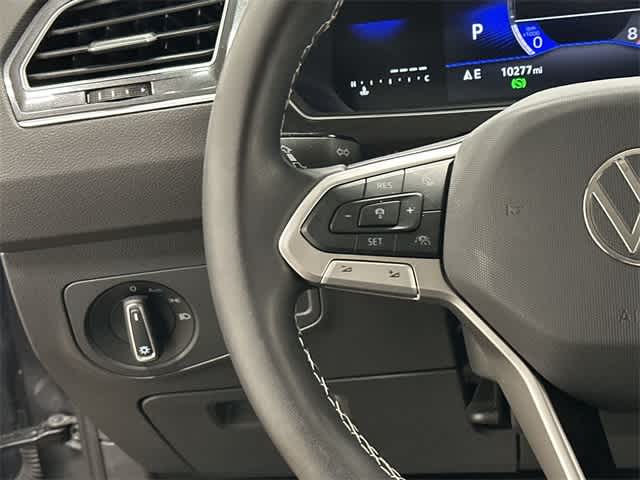 Thumbnail: 2024 Volkswagen Tiguan - 9