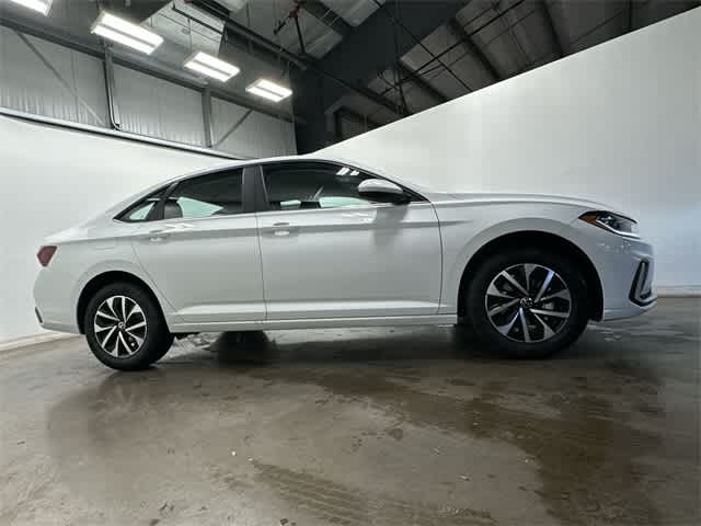 Thumbnail: 2026 Volkswagen Jetta - 3