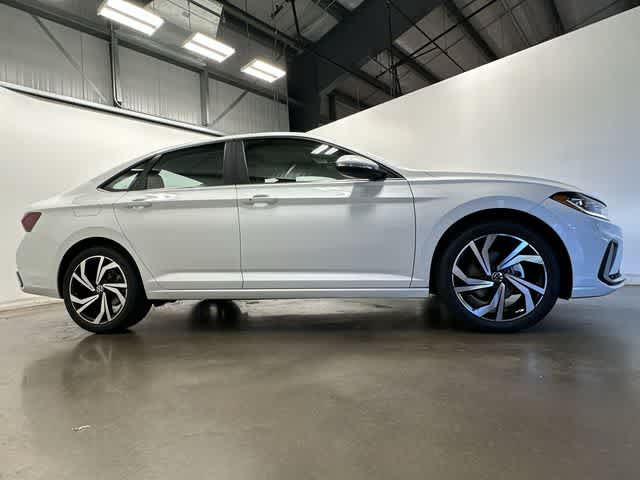 Thumbnail: 2026 Volkswagen Jetta - 3