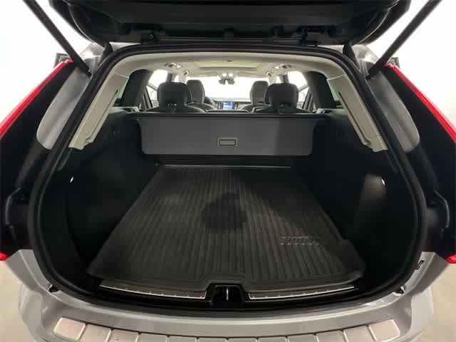 Thumbnail: 2023 Volvo XC60 - 25