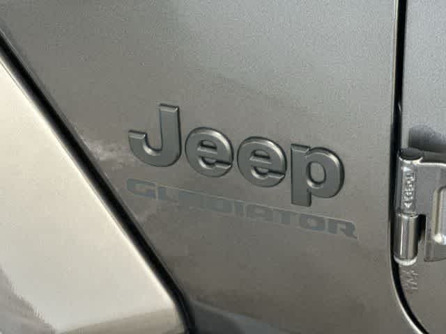 Thumbnail: 2022 Jeep Gladiator - 28