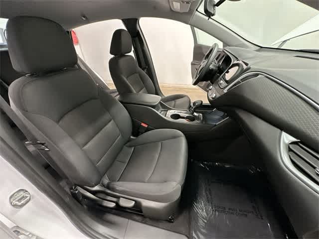 Thumbnail: 2022 Chevrolet Malibu - 21