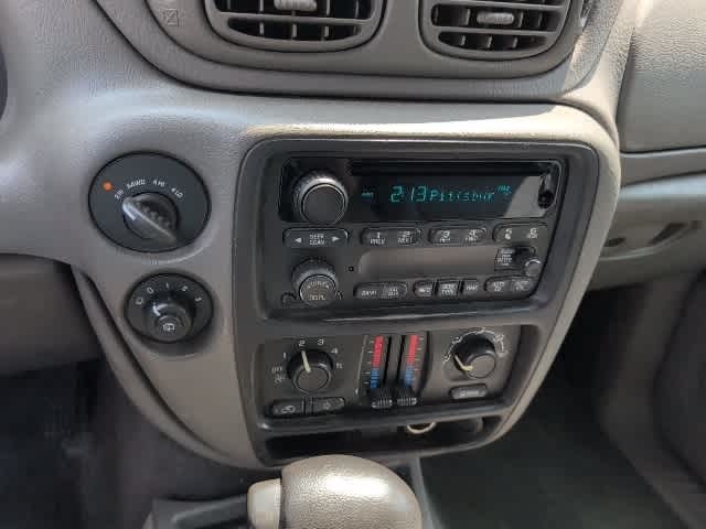 Thumbnail: 2004 Chevrolet TrailBlazer - 12