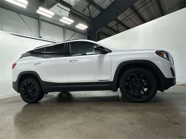 2021 Gmc Terrain SLE photo 2