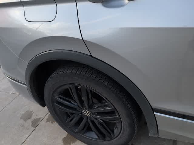 Thumbnail: 2022 Volkswagen Tiguan - 10