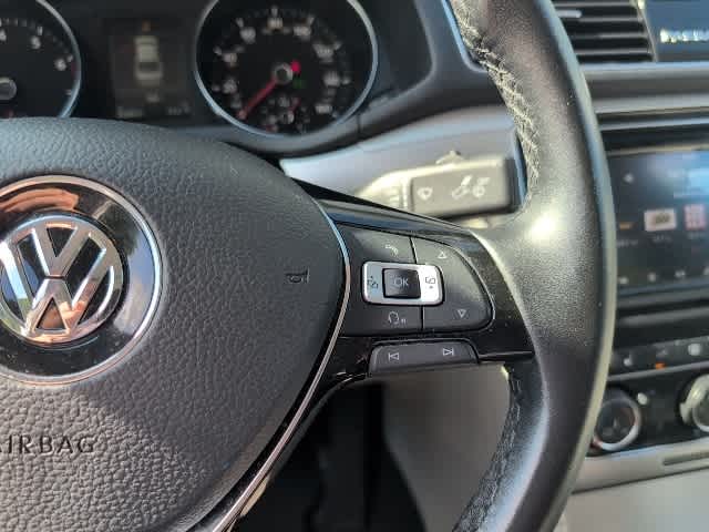 Thumbnail: 2019 Volkswagen Passat - 19