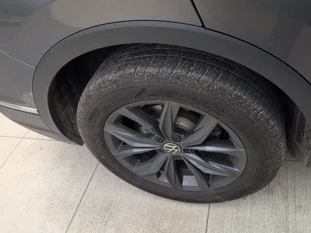 Thumbnail: 2023 Volkswagen Tiguan - 9