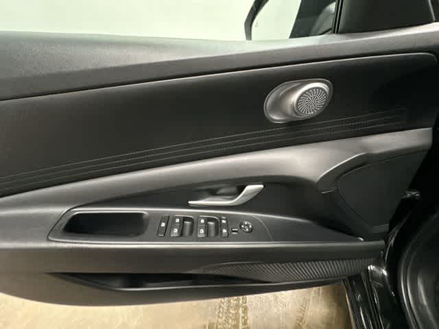 Thumbnail: 2023 Hyundai Elantra - 17