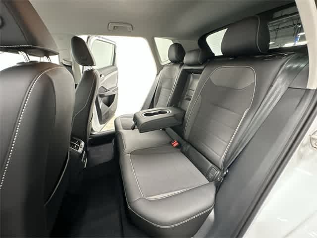 Thumbnail: 2022 Volkswagen Taos - 19