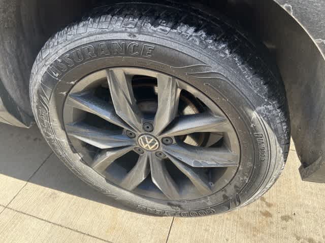 Thumbnail: 2022 Volkswagen Tiguan - 19