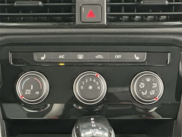 Thumbnail: 2025 Volkswagen Taos - 14