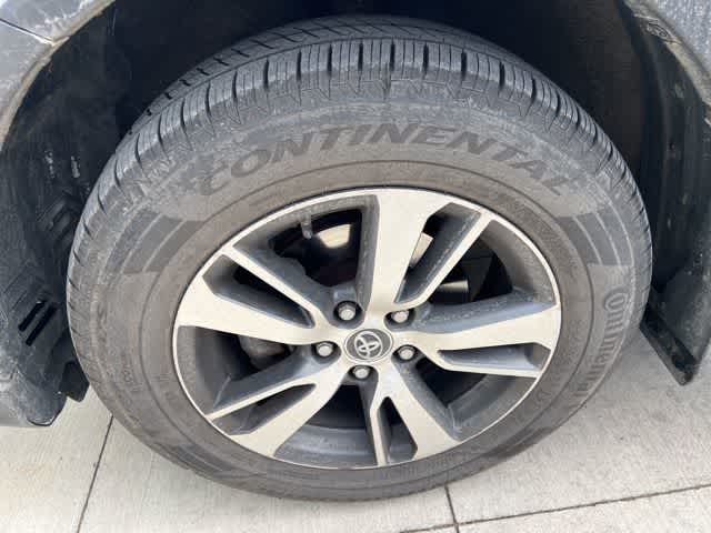 Thumbnail: 2018 Toyota RAV4 - 8