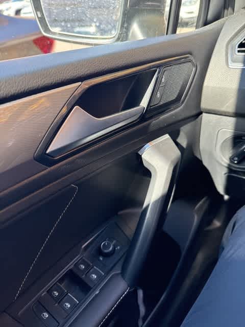 Thumbnail: 2022 Volkswagen Tiguan - 14