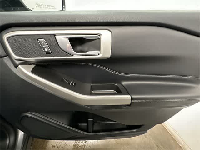 Thumbnail: 2022 Ford Explorer - 23