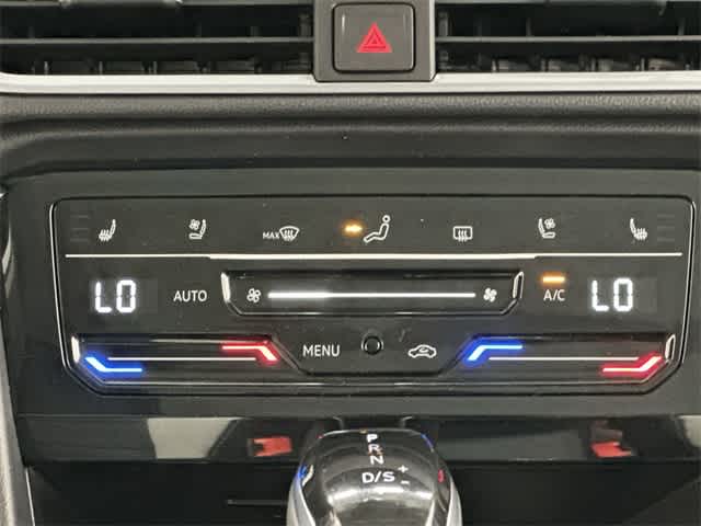 2025 Volkswagen Taos SEL 17