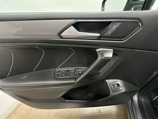 Thumbnail: 2024 Volkswagen Tiguan - 19