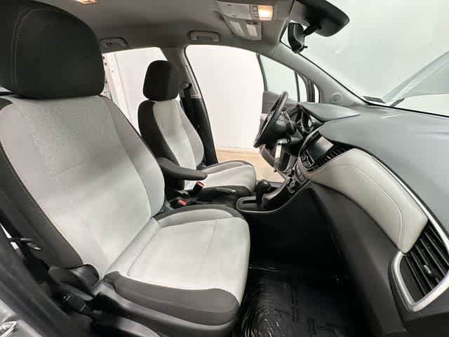 Thumbnail: 2017 Chevrolet Trax - 19