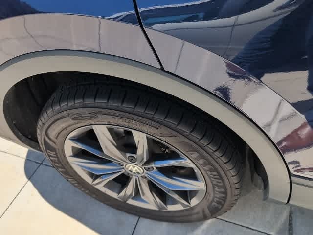 Thumbnail: 2022 Volkswagen Tiguan - 8