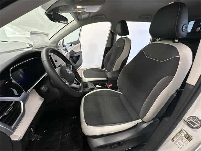 Thumbnail: 2025 Volkswagen Taos - 17