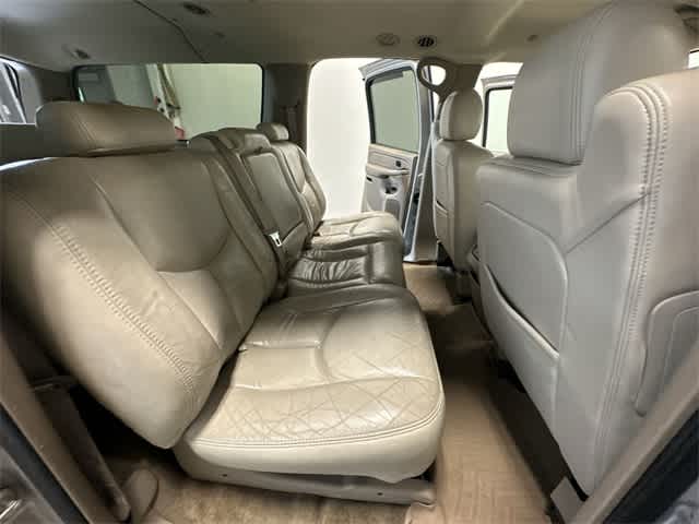 Thumbnail: 2004 Chevrolet Suburban - 20