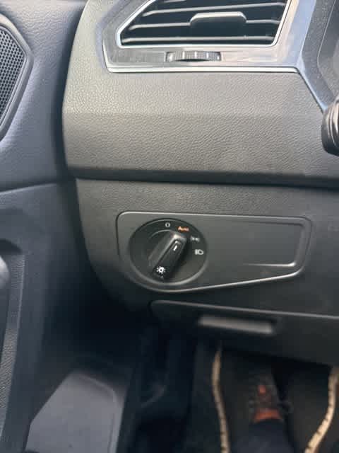 Thumbnail: 2021 Volkswagen Tiguan - 16