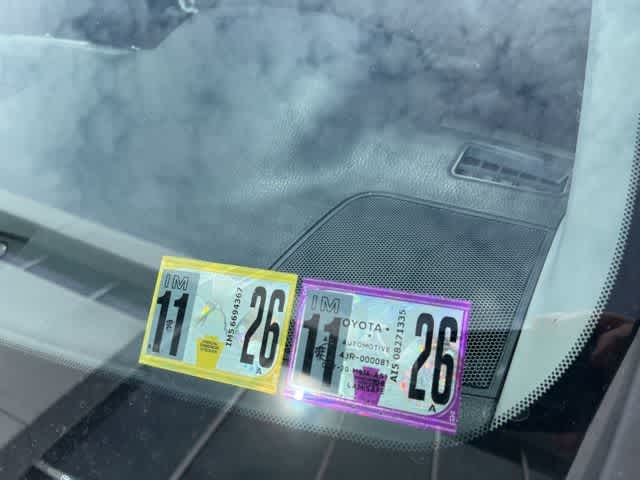 Thumbnail: 2018 Toyota RAV4 - 21