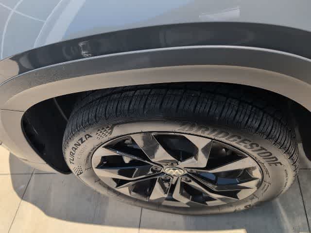 Thumbnail: 2023 Volkswagen Taos - 10