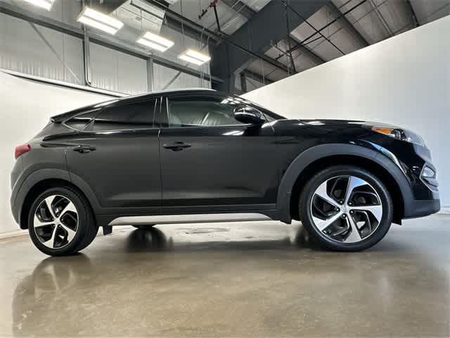 Thumbnail: 2017 Hyundai Tucson - 3