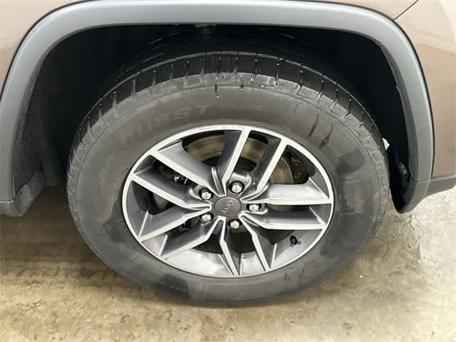 Thumbnail: 2019 Jeep Grand Cherokee - 5