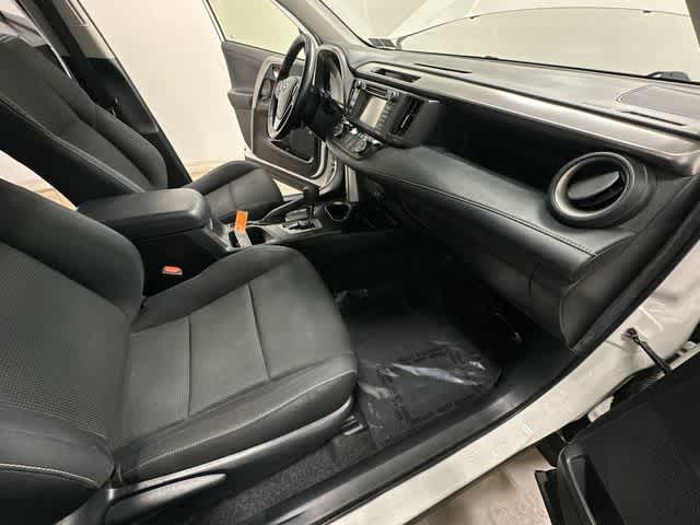 Thumbnail: 2018 Toyota RAV4 - 21