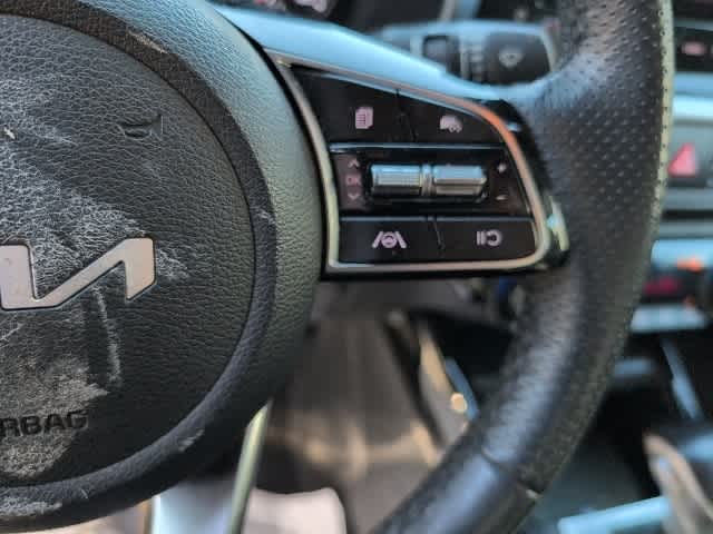 Thumbnail: 2023 Kia Forte - 17