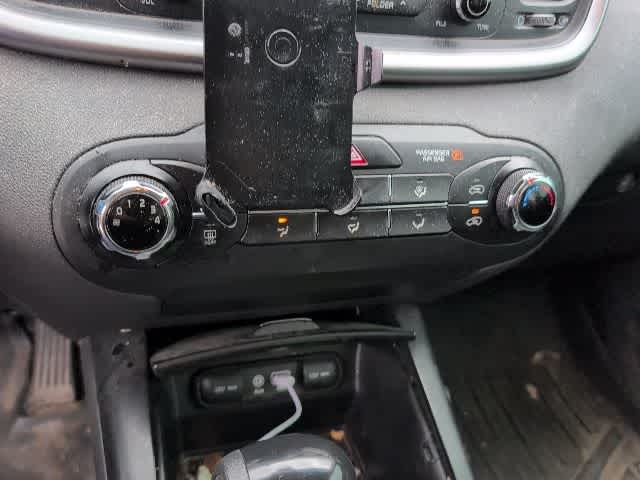 Thumbnail: 2017 Kia Sorento - 17