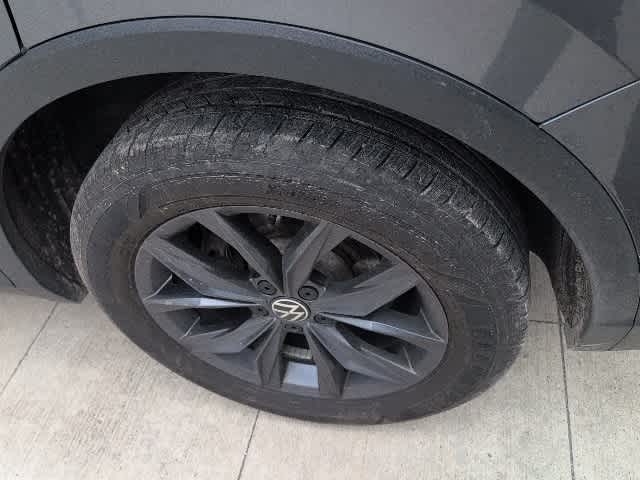 Thumbnail: 2023 Volkswagen Tiguan - 10