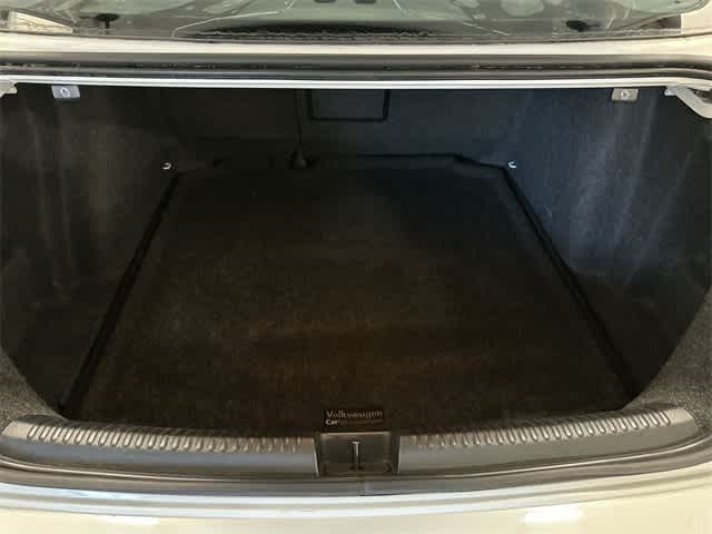 Thumbnail: 2017 Volkswagen Jetta - 25